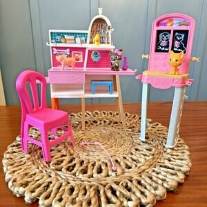 Barbie Pet Grooming & Vet Care Playset –Exam Station, Sink, Animals, Accessories